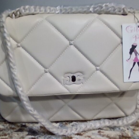 Gilda Paris - Picture 2 of 4